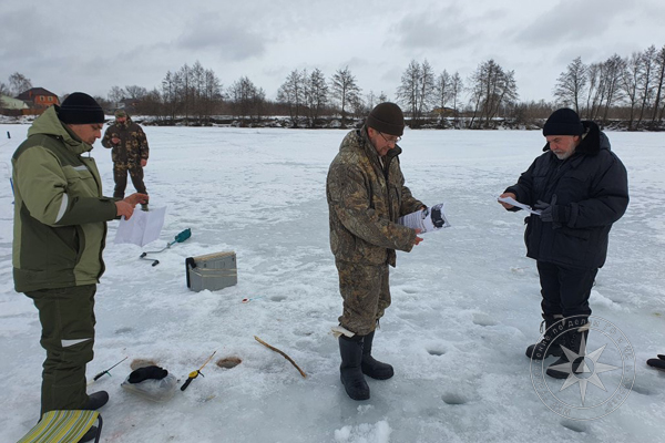 В Курске продолжается контроль выхода рыбаков на лед